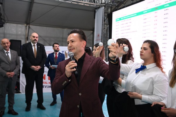 Tuzla Belediye Başkanı Şadi Yazıcı açıkladı! Deprem konutları bir yılda bitecek!